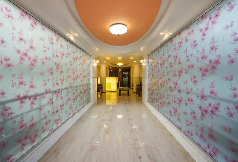 ホテル Capital O 11207 Gharonda Residency