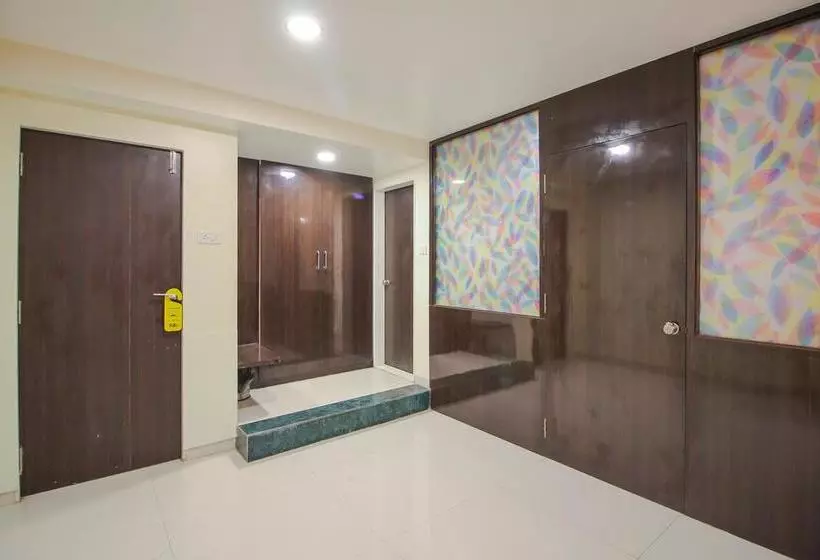 ホテル Capital O 11207 Gharonda Residency