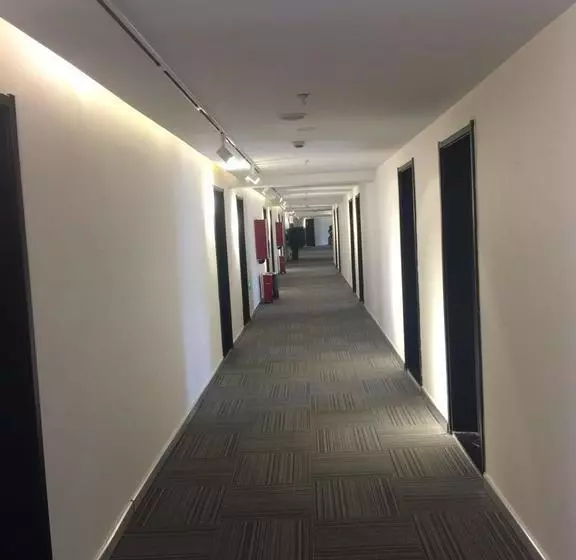 Hotelli Hi Inn Xuzhou Greenland Business City