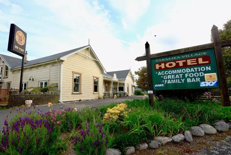Hotelli Karamea Village