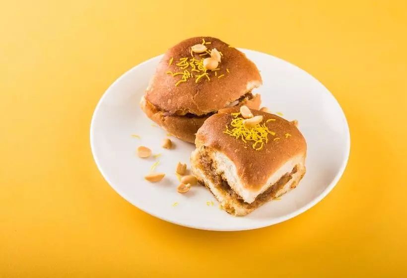 ホテル Oyo Flagship 321 Vastrapur Ahmedabad