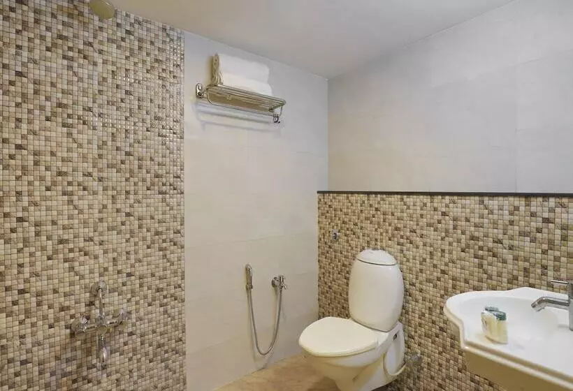 ホテル Oyo Flagship 321 Vastrapur Ahmedabad