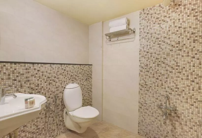 ホテル Oyo Flagship 321 Vastrapur Ahmedabad