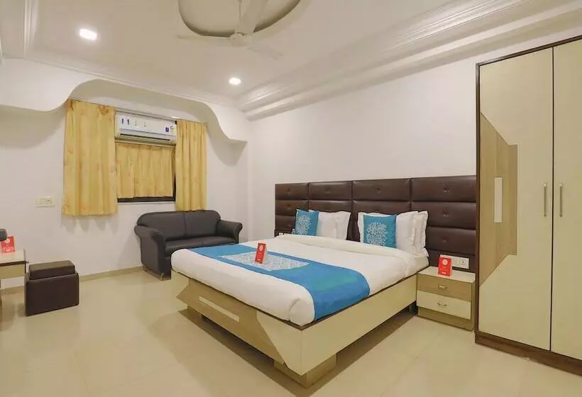 ホテル Oyo Flagship 321 Vastrapur Ahmedabad