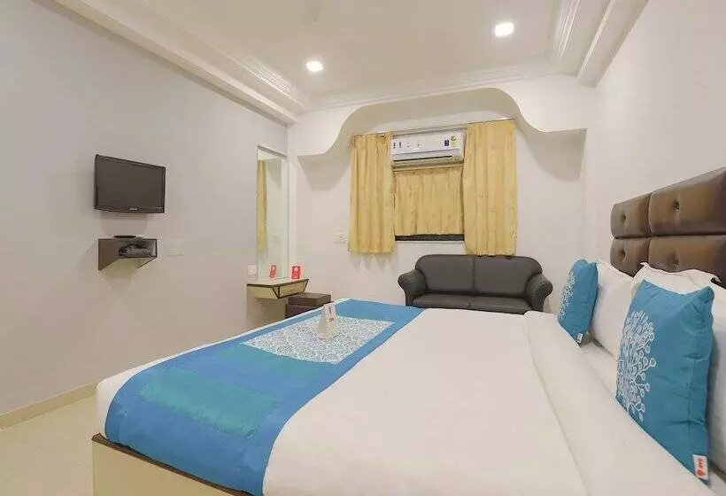 ホテル Oyo Flagship 321 Vastrapur Ahmedabad