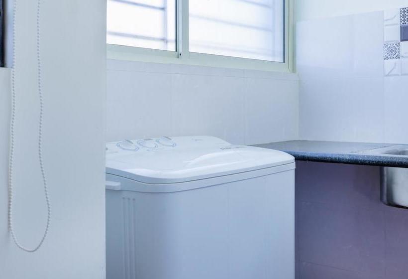 ホテル Treebo El Cielo