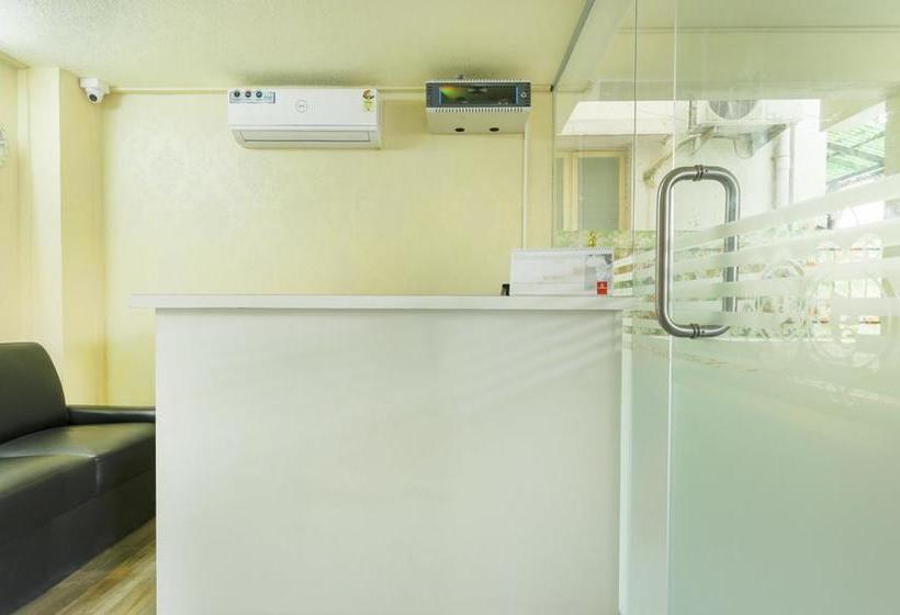 ホテル Treebo El Cielo