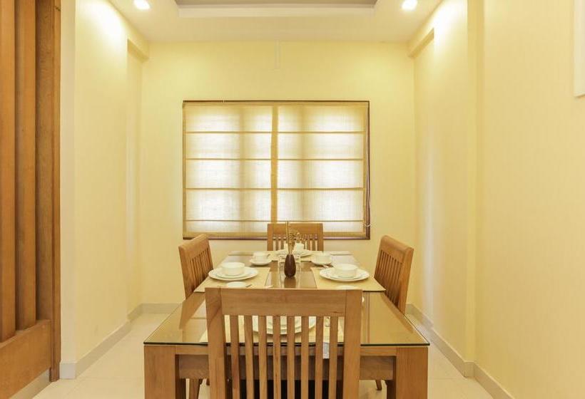 ホテル Treebo El Cielo