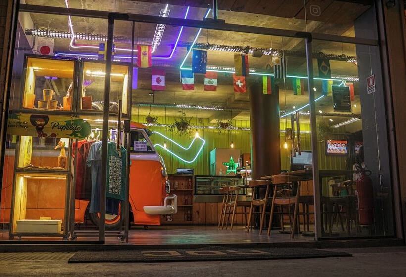 Joy Hostel & Suítes