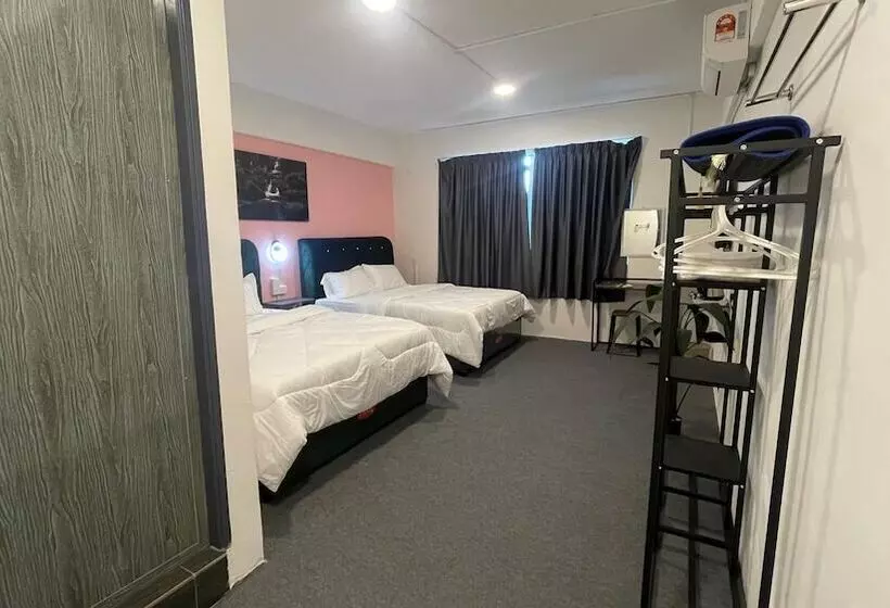 Hotelli Razo Village Inn