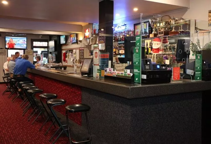 Bayview Hotel   Batemans Bay