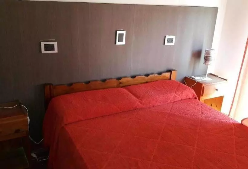 هتل La Nueva Romana