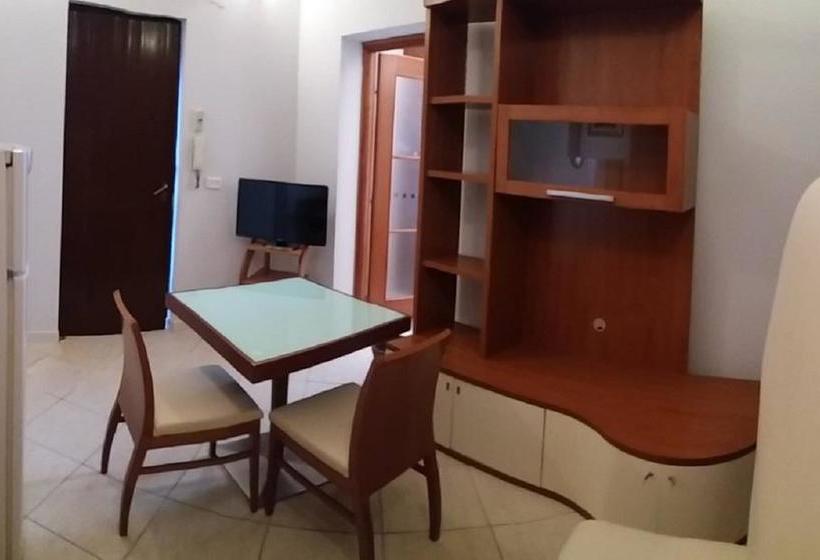 تختخواب و صبحانه I Cappuccini Rooms