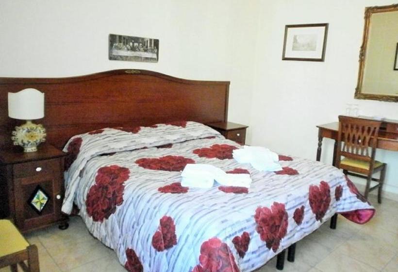 تختخواب و صبحانه I Cappuccini Rooms