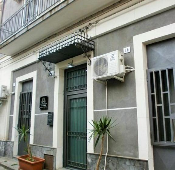 تختخواب و صبحانه I Cappuccini Rooms