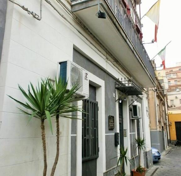 تختخواب و صبحانه I Cappuccini Rooms