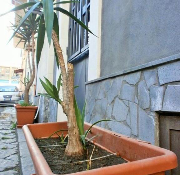 تختخواب و صبحانه I Cappuccini Rooms