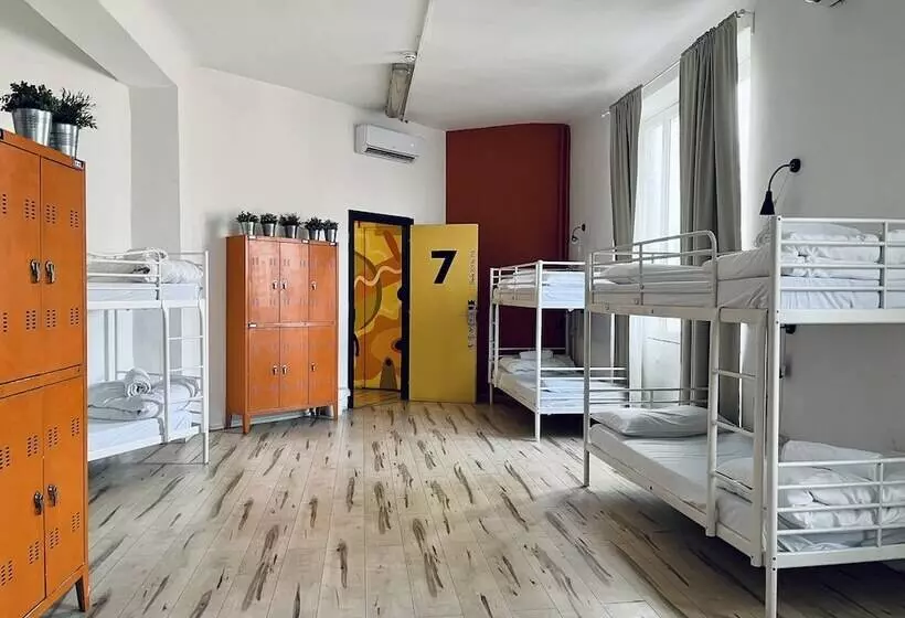 هاستل Quo Milano