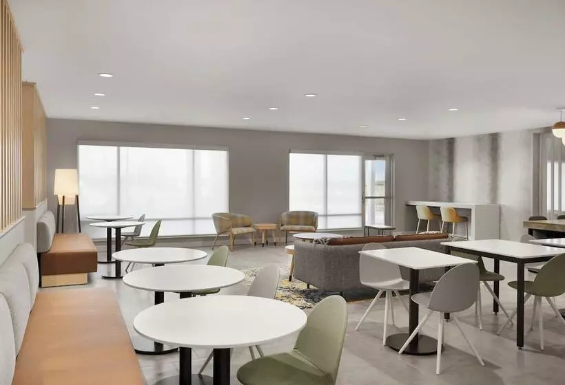 Hotelli Towneplace Suites By Marriott Crown Point