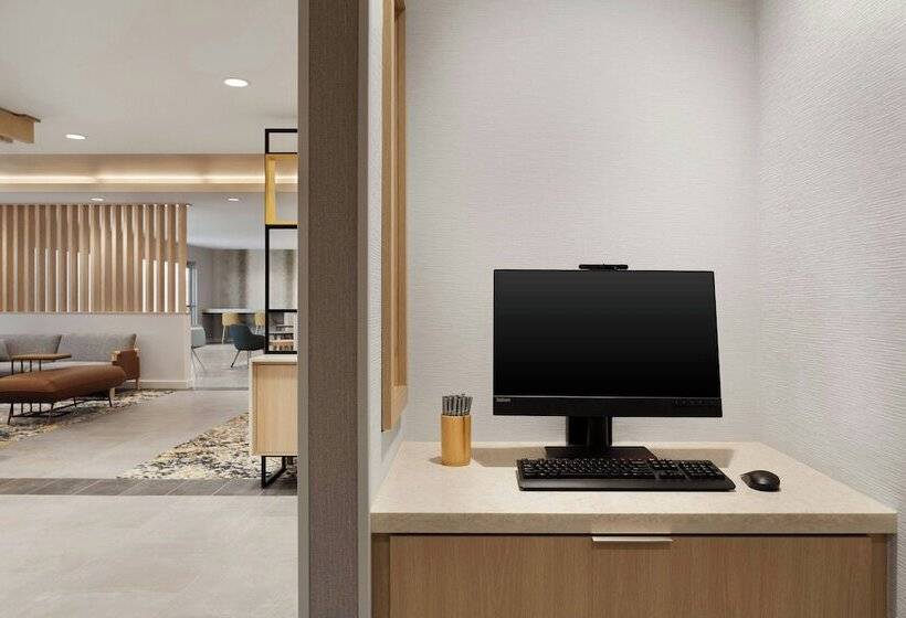 فندق Towneplace Suites By Marriott Crown Point