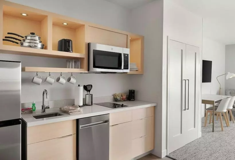 Hotelli Towneplace Suites By Marriott Crown Point