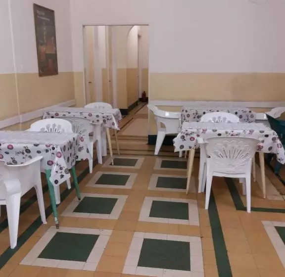 هاستل Ismailia House Inn