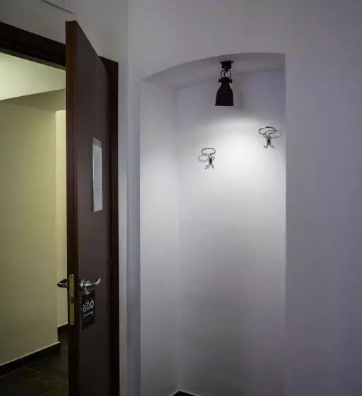 تختخواب و صبحانه Casa Retro