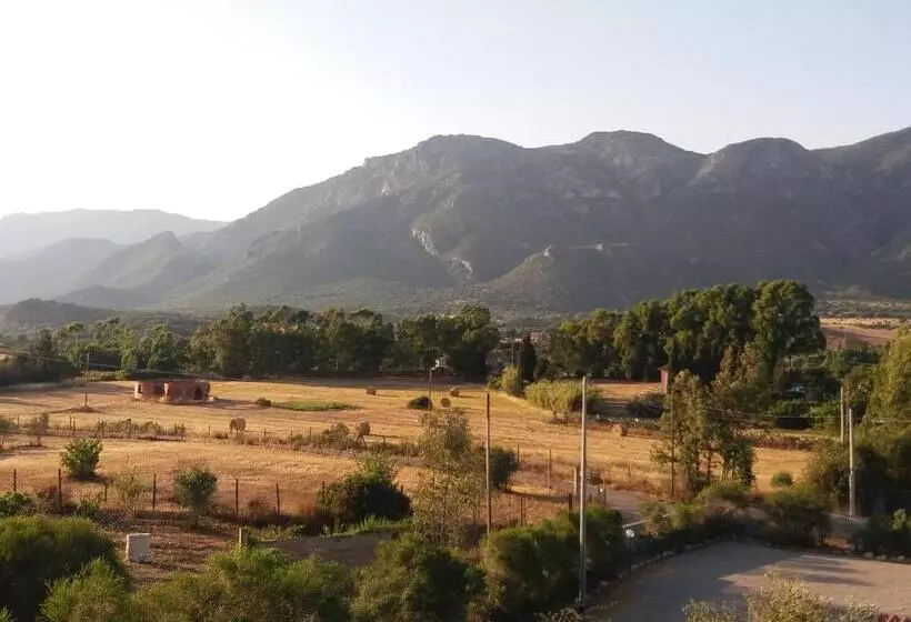 Aamiaismajoitus (B&B) S'arriali Ranch