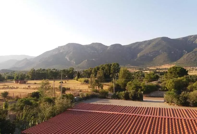 Aamiaismajoitus (B&B) S'arriali Ranch