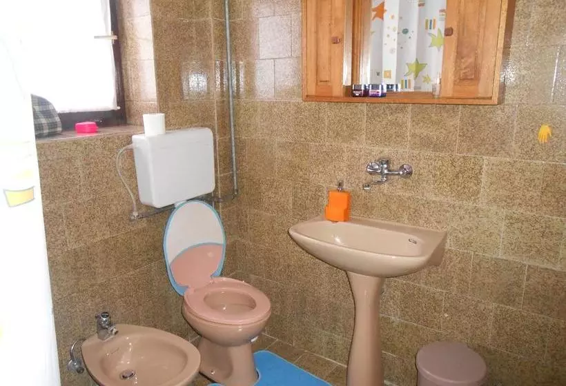 تختخواب و صبحانه Apartman Draga