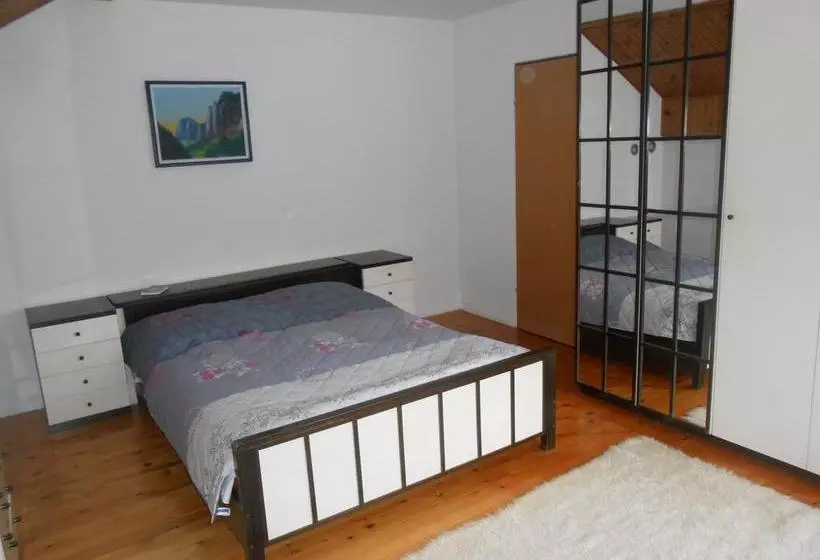 تختخواب و صبحانه Apartman Draga