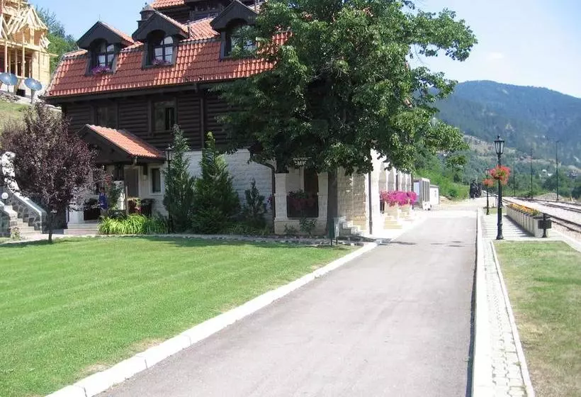 تختخواب و صبحانه Apartman Draga