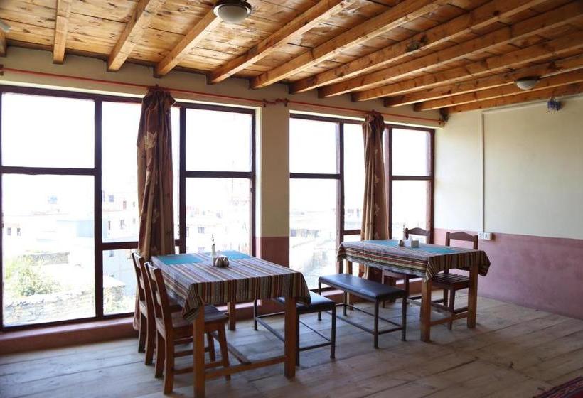 هتل Himalayan Paradise