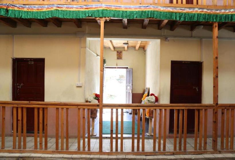 هتل Himalayan Paradise