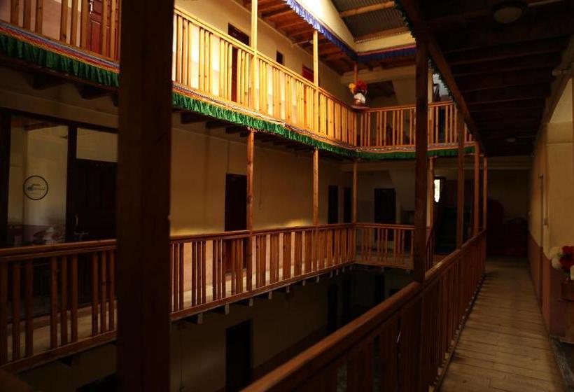 هتل Himalayan Paradise