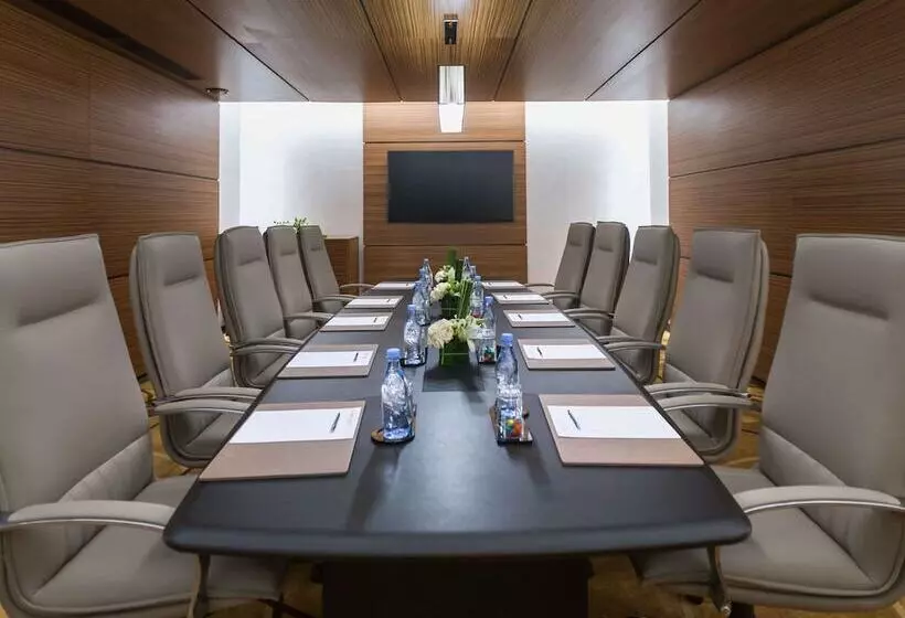 Mövenpick Hotel Du Lac Tunis