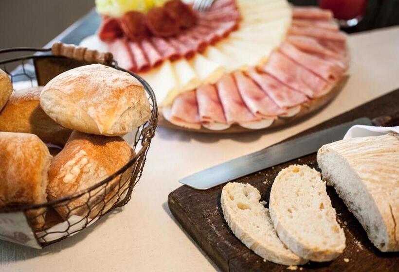 فندق Orsa Maggiore