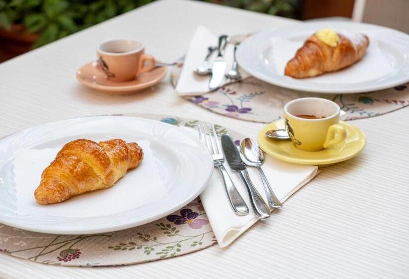 فندق Orsa Maggiore