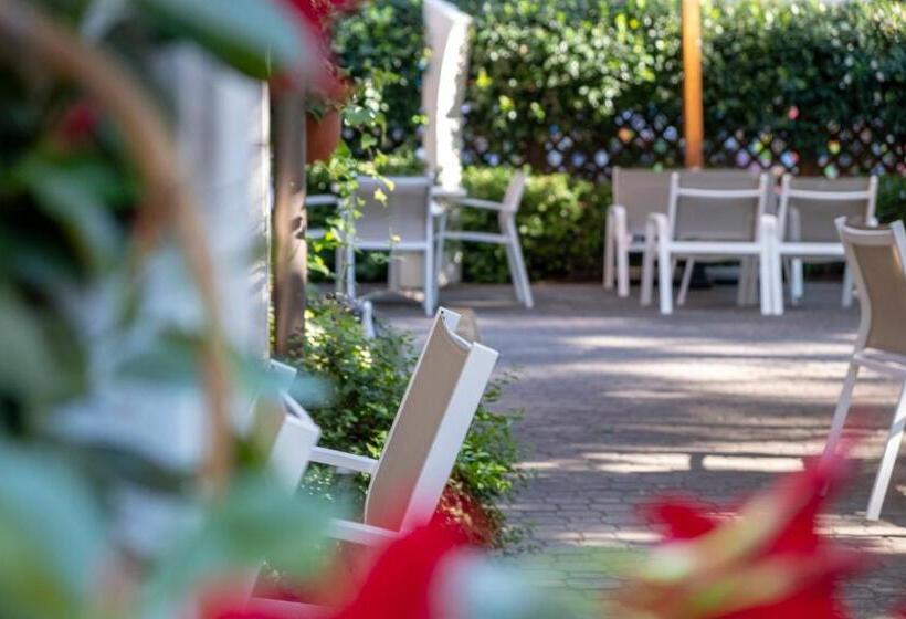 فندق Orsa Maggiore