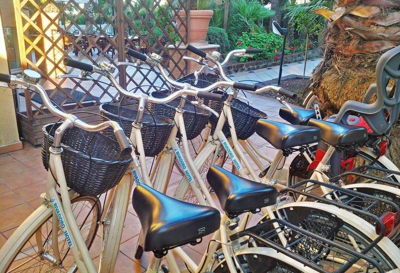 فندق Rivadoro Spiaggia Ombrellone E Lettini Piscina Parcheggio