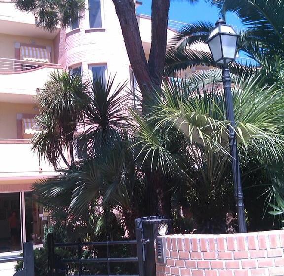فندق Rivadoro Spiaggia Ombrellone E Lettini Piscina Parcheggio