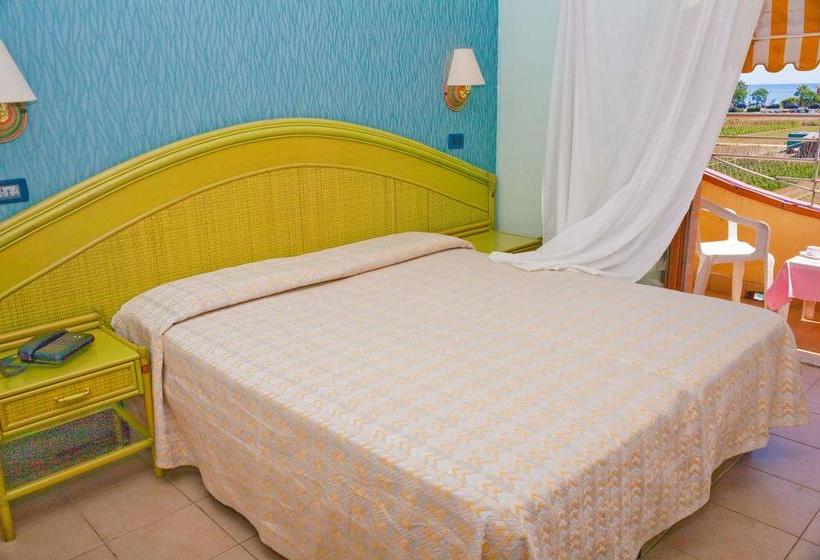 فندق Rivadoro Spiaggia Ombrellone E Lettini Piscina Parcheggio