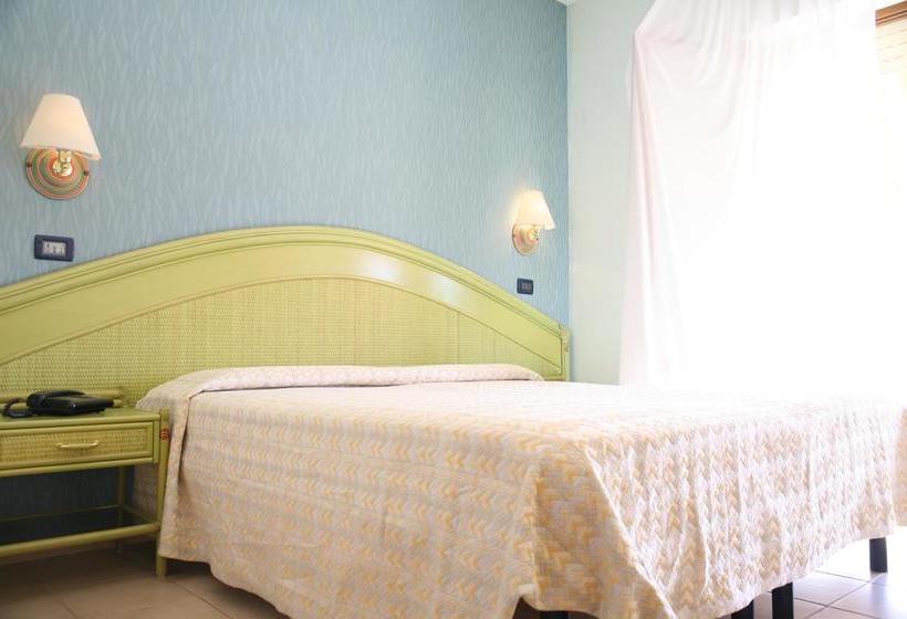 فندق Rivadoro Spiaggia Ombrellone E Lettini Piscina Parcheggio