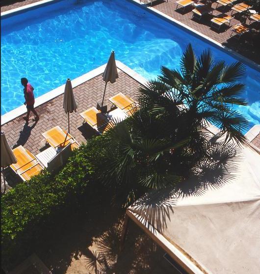 فندق Rivadoro Spiaggia Ombrellone E Lettini Piscina Parcheggio