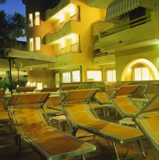 فندق Rivadoro Spiaggia Ombrellone E Lettini Piscina Parcheggio