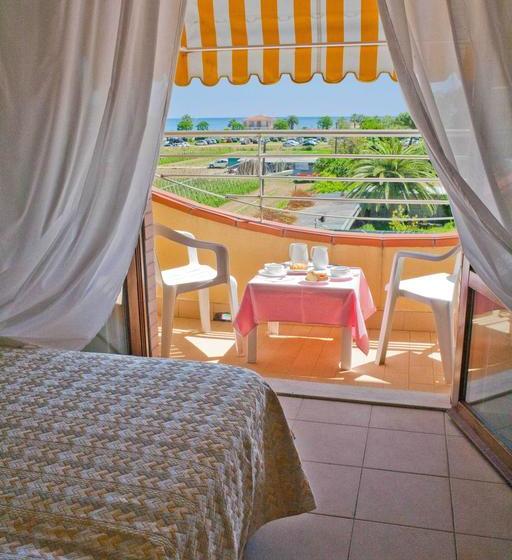 فندق Rivadoro Spiaggia Ombrellone E Lettini Piscina Parcheggio