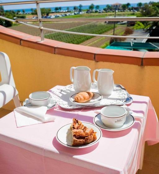 فندق Rivadoro Spiaggia Ombrellone E Lettini Piscina Parcheggio