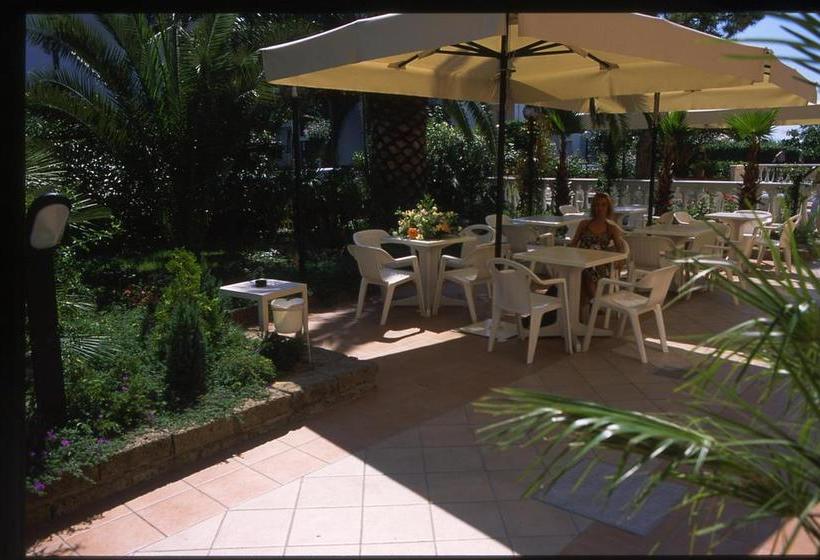 فندق Rivadoro Spiaggia Ombrellone E Lettini Piscina Parcheggio