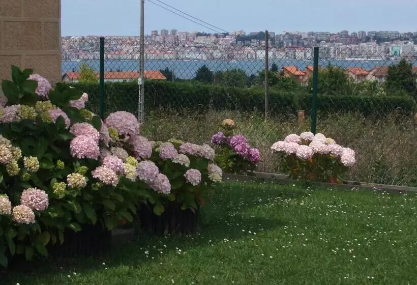 Hotelli Y Apartamentos Sur De La Bahía