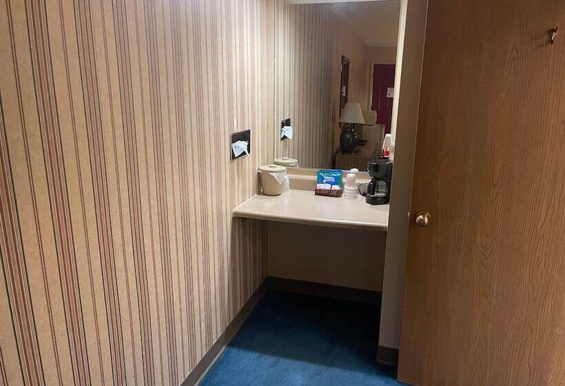 فندق على الطريق Dollinger's Motor Inn